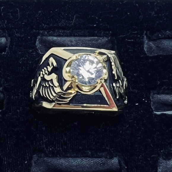 Vintage 14k Yellow Gold Electroplate And Black Enamel Men's Eagle Ring (R399) - Picture 2 of 9